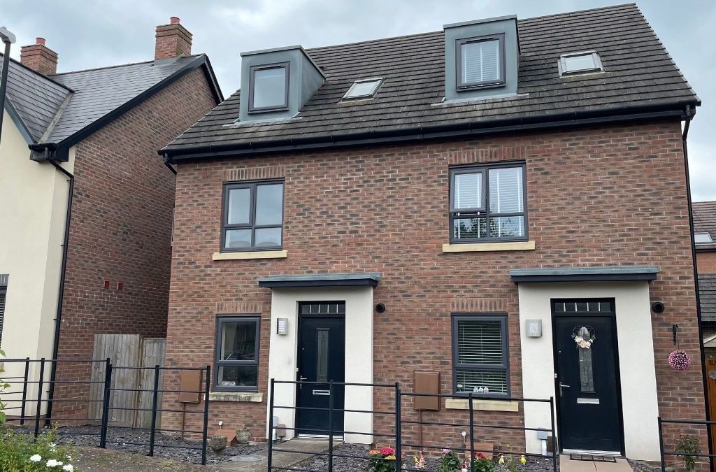 4 bed semidetached house to rent in Duddell Street, Lawley Village