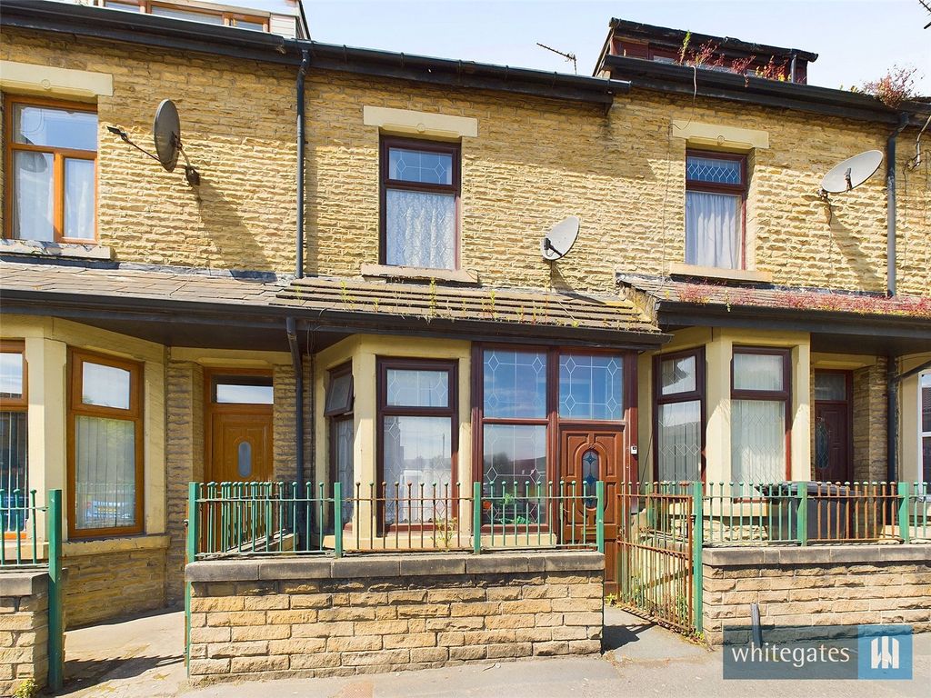 4 bed terraced house for sale in Killinghall Road, Bradford, West