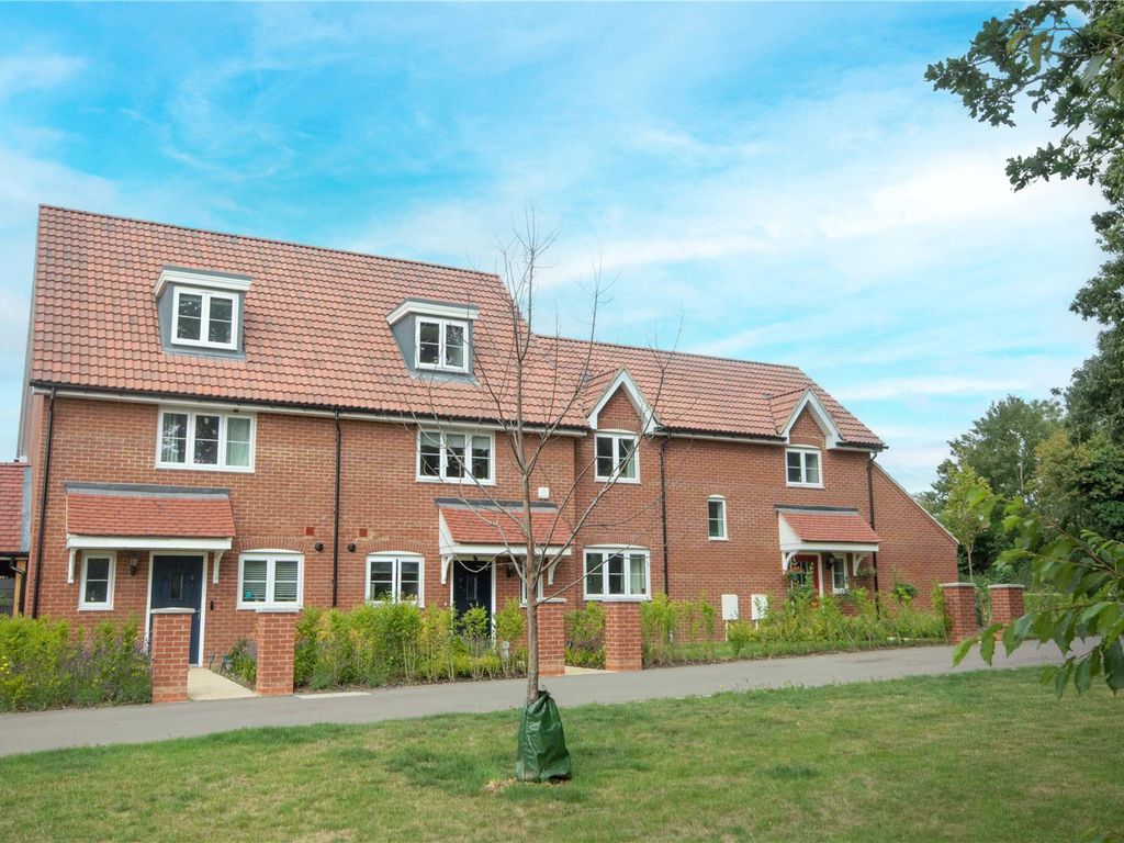 3 bed terraced house for sale in Moore Walk, Stortford