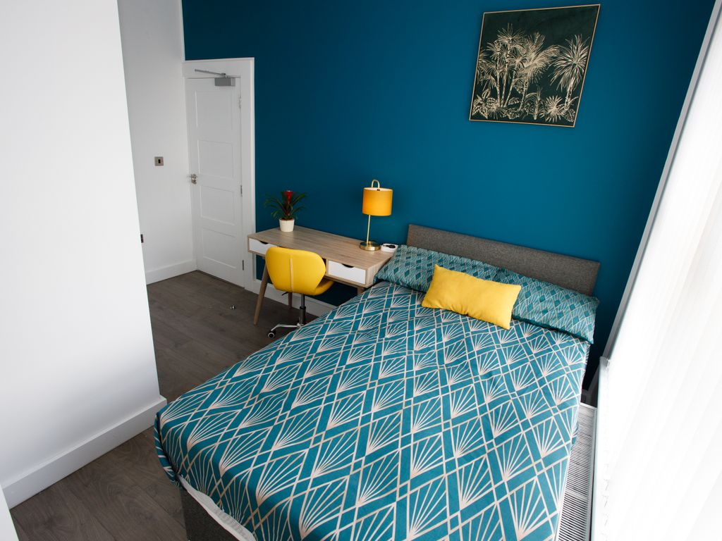 6 bed property to rent in Park Road, Wigan WN6 Zoopla