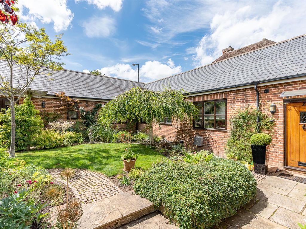 3 bed bungalow for sale in Digswell, Welwyn AL6, £900,000 Zoopla