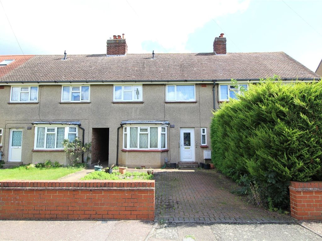 3 bed terraced house for sale in Moulton Avenue, Bedford, Bedfordshire