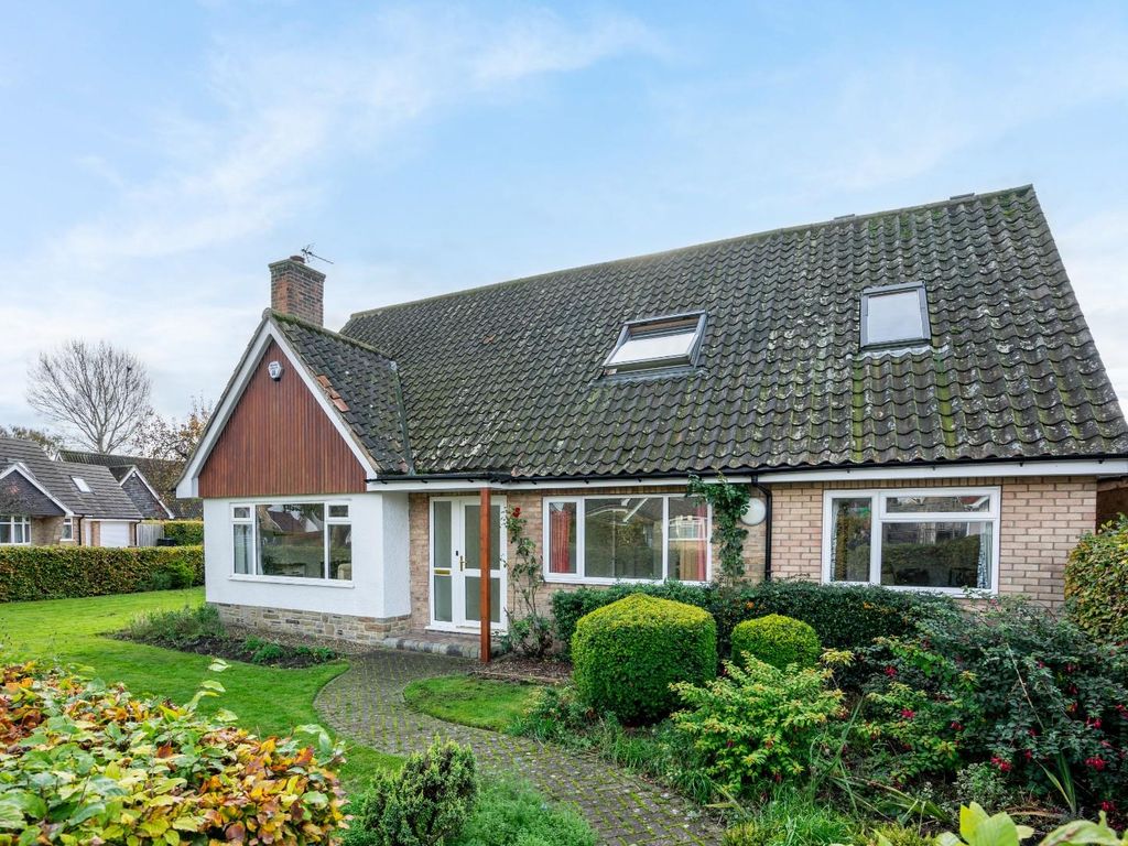 5 bed detached house for sale in Meadlands, Appletree Village, York