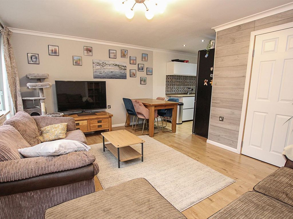 3 bed for sale in Churchill Court, Newmarket CB8 Zoopla