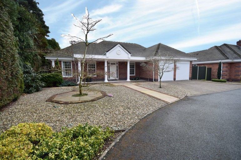 3 bed detached bungalow for sale in The Plantation, Soulton Road, Wem