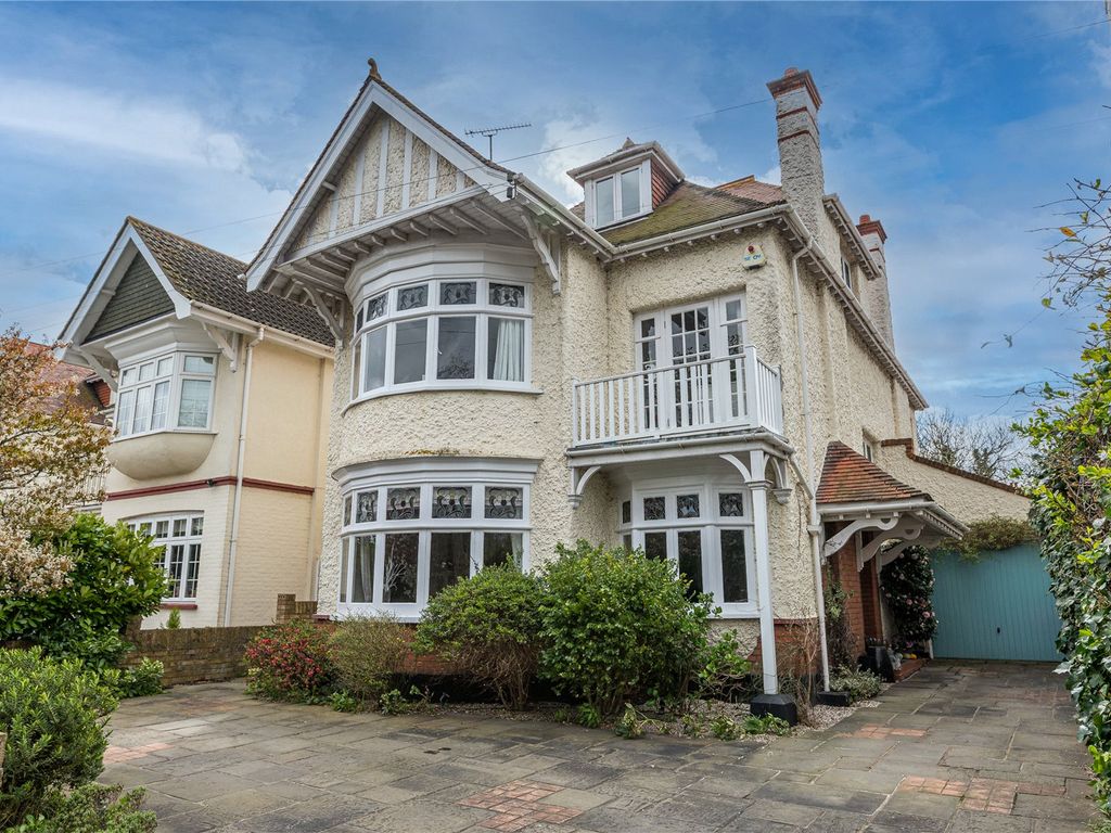6 bed detached house for sale in Burges Road, Thorpe Bay SS1 Zoopla