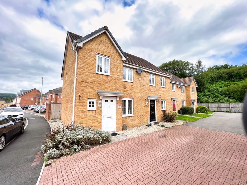 3 bed semidetached house for sale in 83 Ffordd Maendy, Sarn, Bridgend