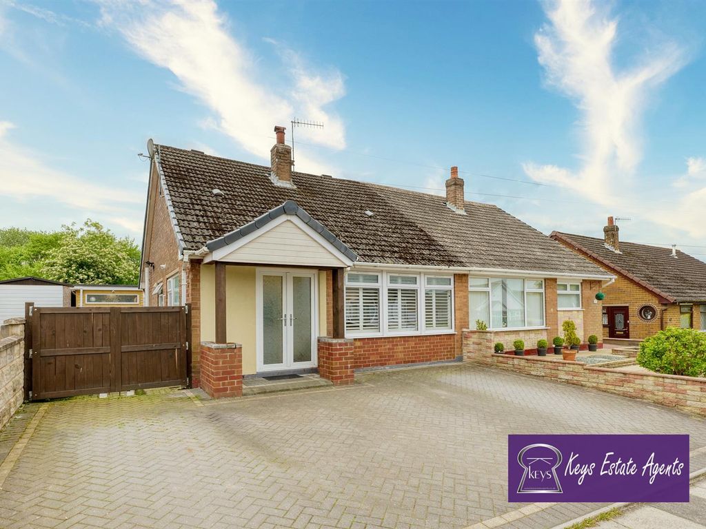 3 bed semidetached bungalow for sale in Thirlmere Grove, Longton