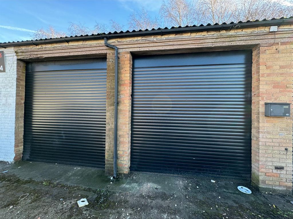 Light industrial to let in Silverdale Road, NewcastleUnderLyme ST5, £