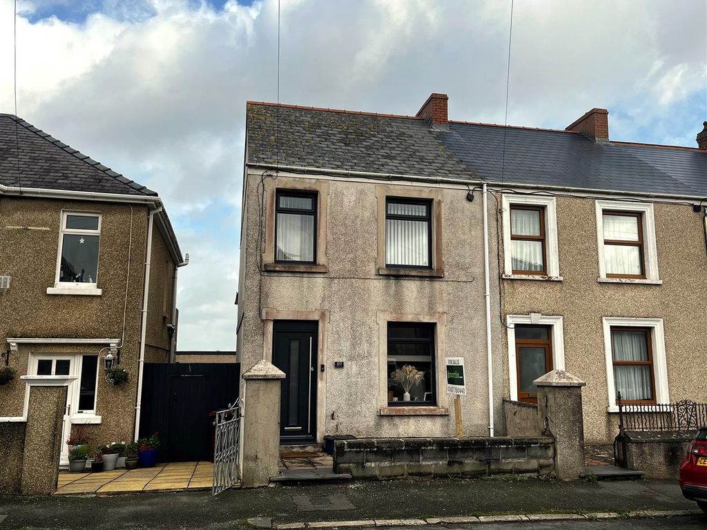 2 bed end terrace house for sale in Waterloo Road, Hakin, Milford Haven