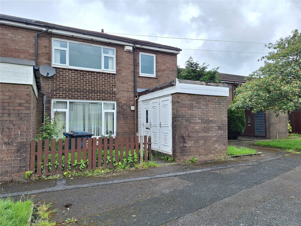 3 bed end terrace house for sale in Swift Road, Moorside, Oldham OL1, £