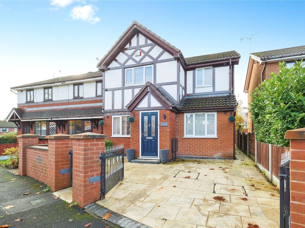 4 bed semidetached house for sale in Taunton Lawns, AshtonUnderLyne