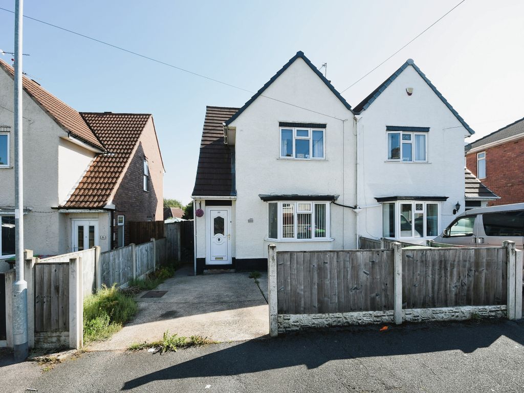 3 bed semidetached house for sale in Young Crescent, SuttonIn