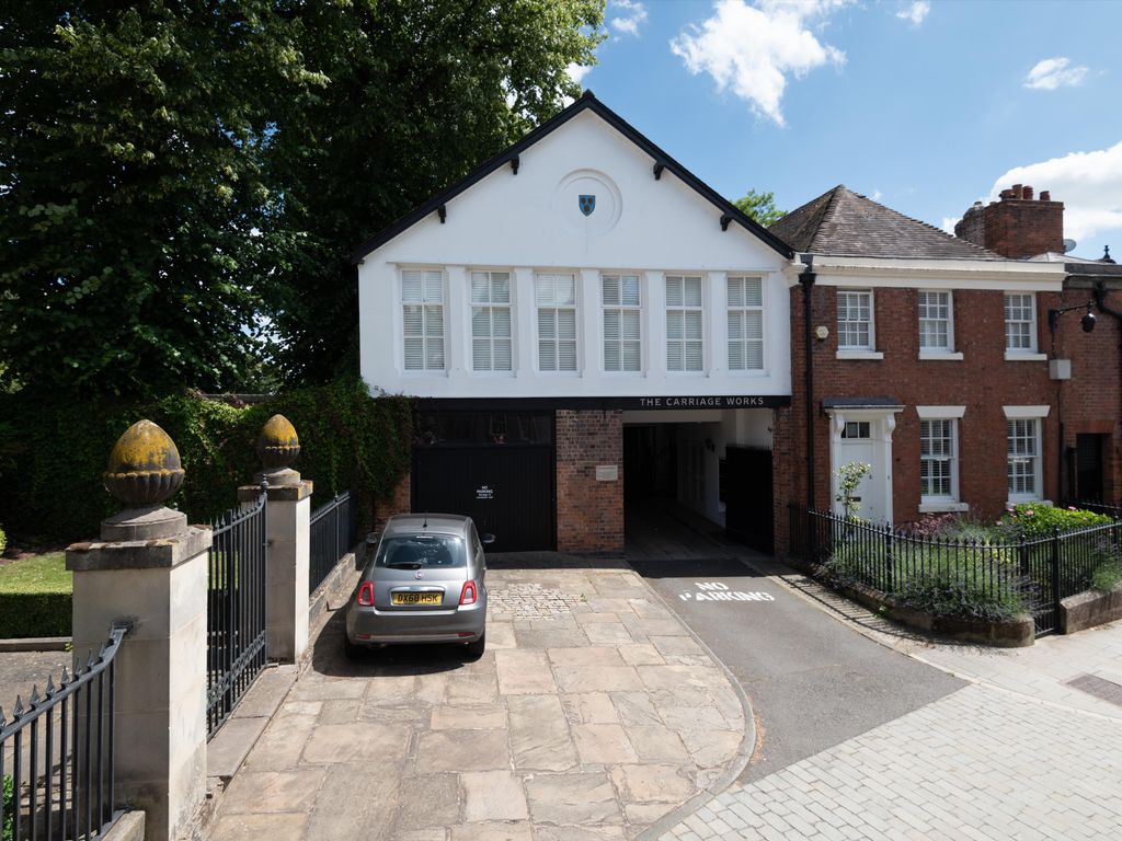 2 bed flat for sale in Dogpole, Shrewsbury, Shropshire SY1, £350,000