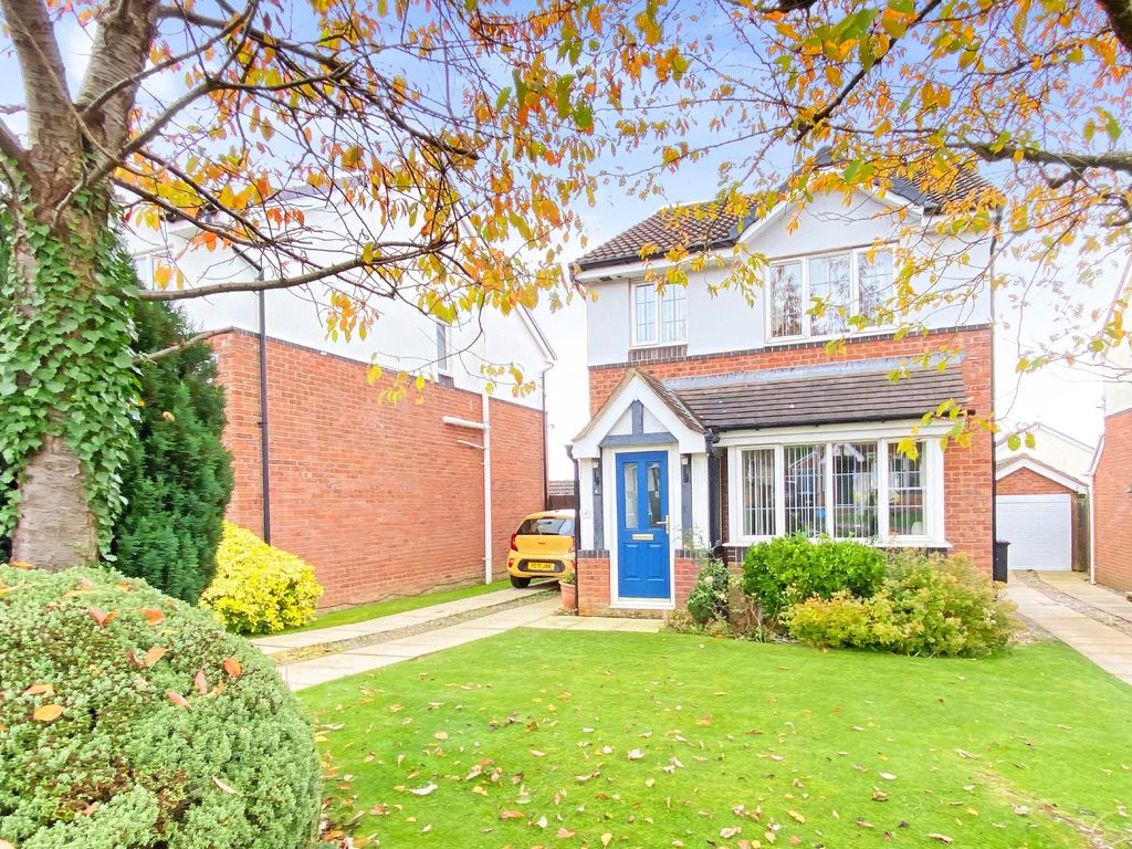 3 bed detached house for sale in Harebell Close, Killinghall, Harrogate