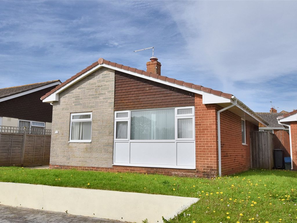 3 bed bungalow to rent in Winston Road, Exmouth, Devon EX8, £1,500 pcm Zoopla