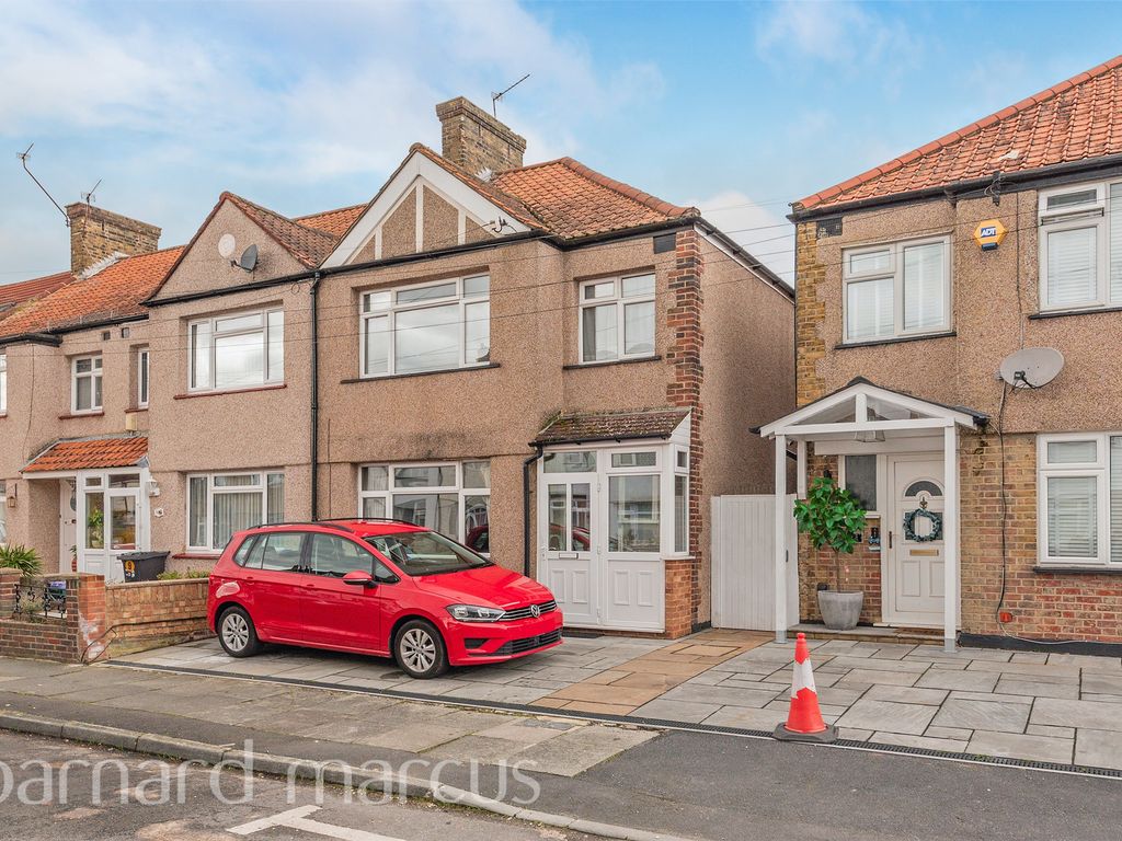 3 bed end terrace house for sale in Castleton Road, Mitcham CR4, £
