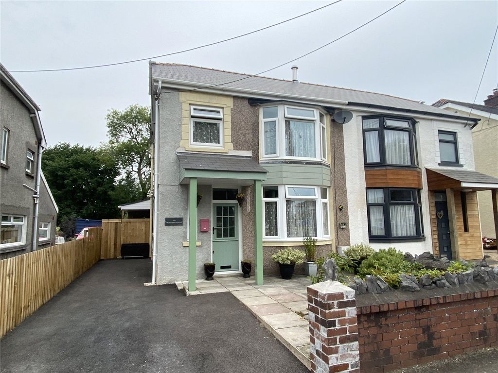 Semidetached house for sale in Llandybie Road, Rhydaman, Llandybie