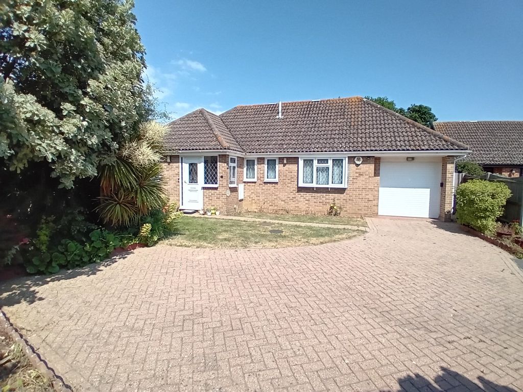3 bed detached bungalow for sale in Magpie Close, Bexhill On Sea TN39