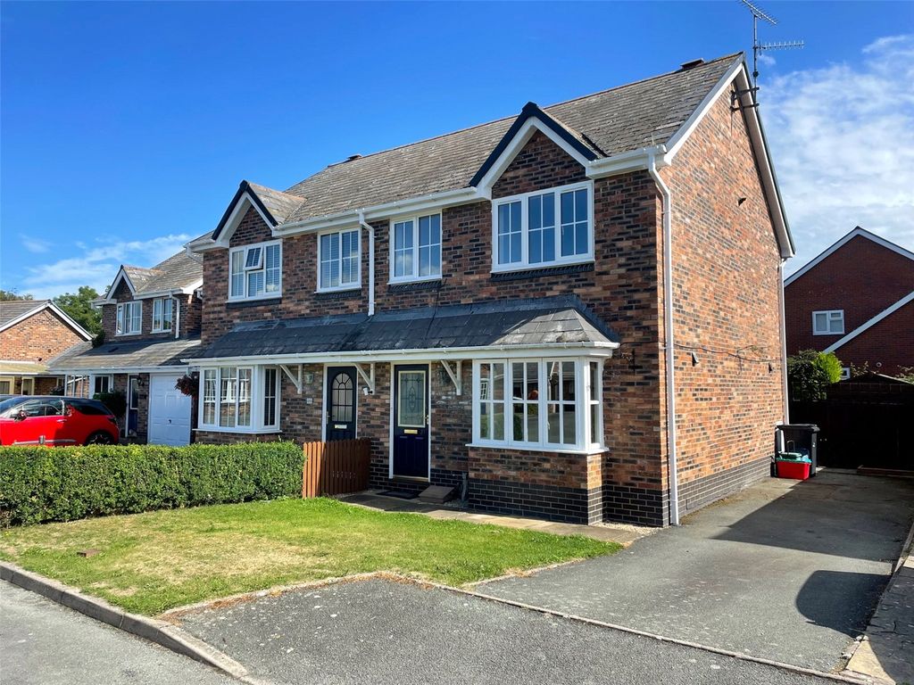 3 bed semidetached house for sale in Oldcastle Avenue, Guilsfield