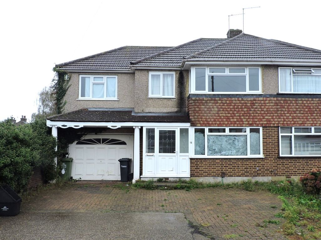 4 bed end terrace house to rent in Whittingstall Road, Hoddesdon EN11