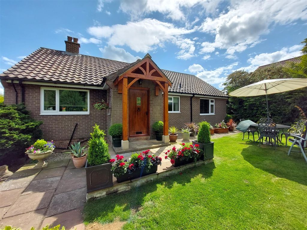 3 bed detached bungalow for sale in Mill Lane, Cloughton, Scarborough