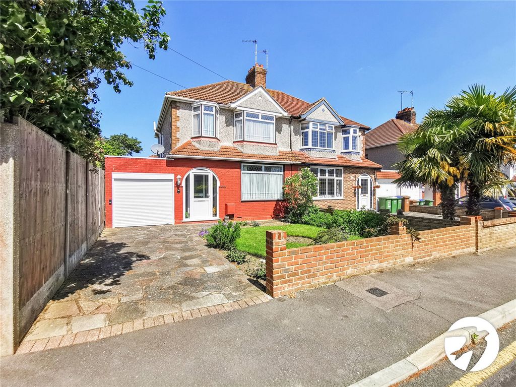 3 bed semidetached house to rent in Maxwell Road, Welling DA16 Zoopla