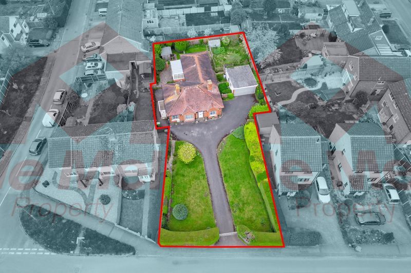 3 bed detached bungalow for sale in Church Road, Swindon Village