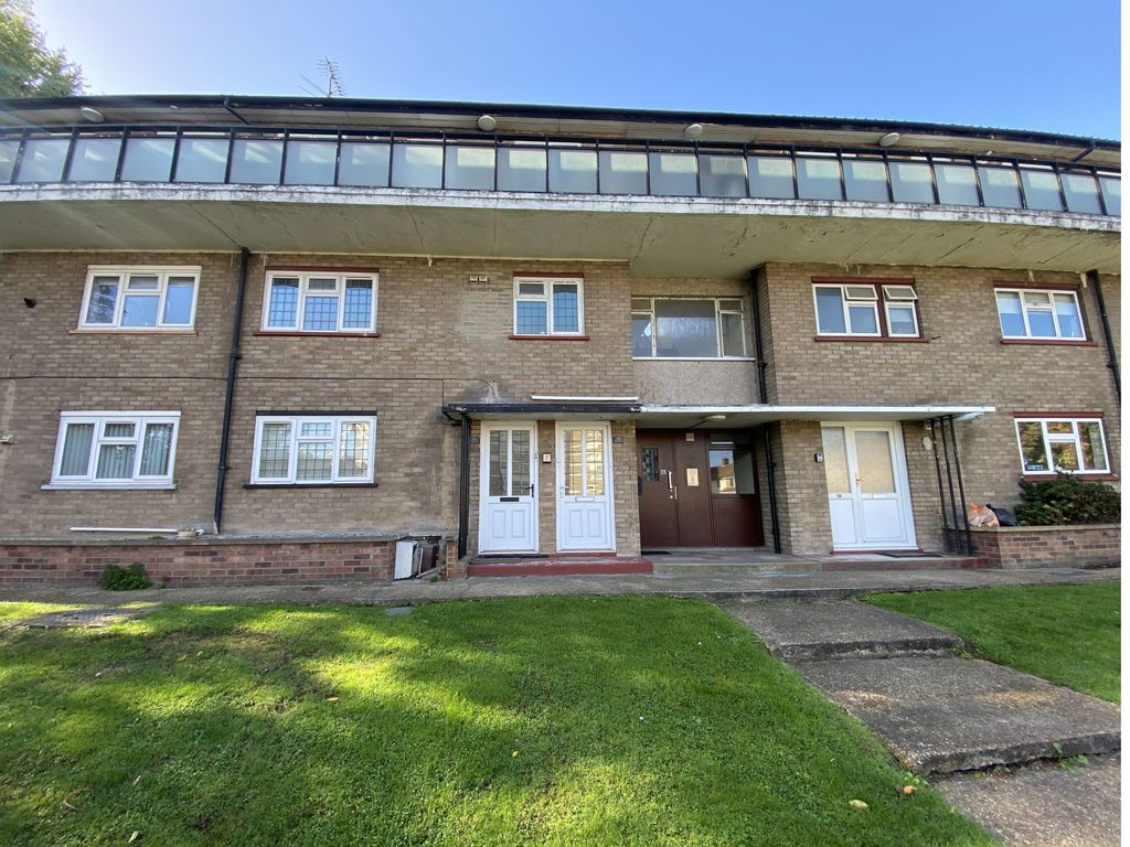1 bed flat for sale in Flat 1, 18 Durham Avenue, Romford, Greater