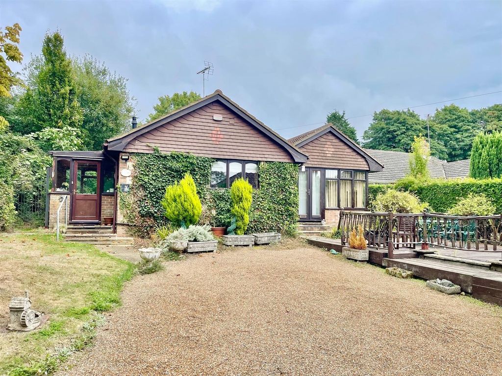 4 bed detached bungalow for sale in Cottage Lane, Westfield, Hastings