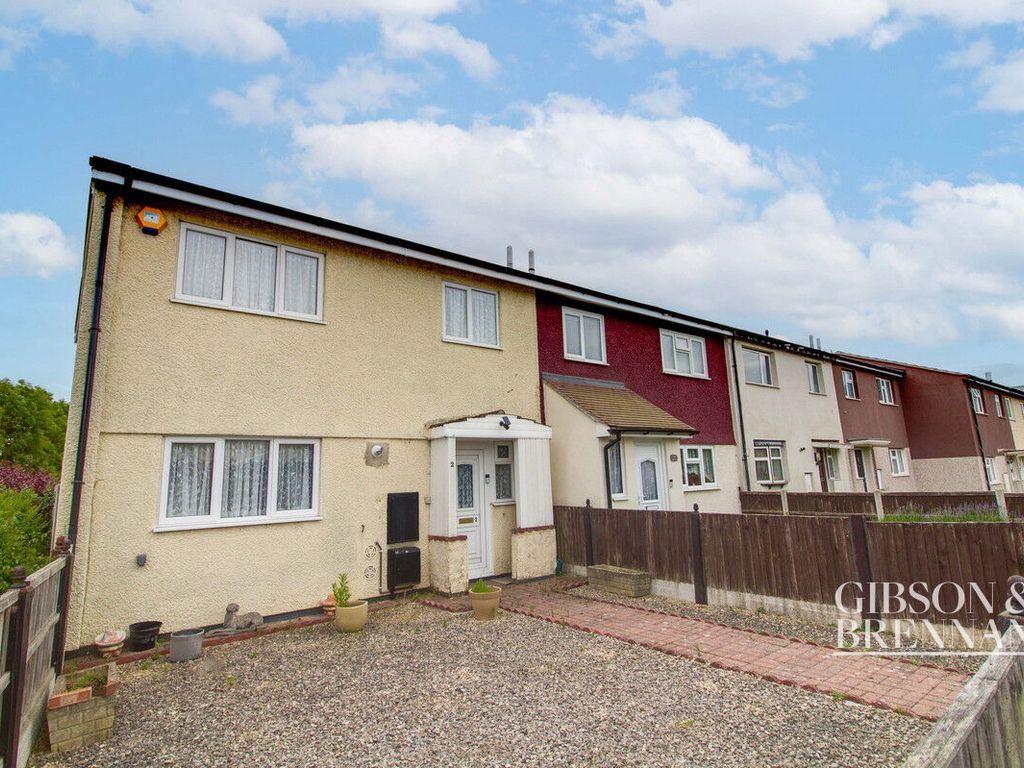 3 bed end terrace house for sale in Ashfields, Basildon SS13, £300,000