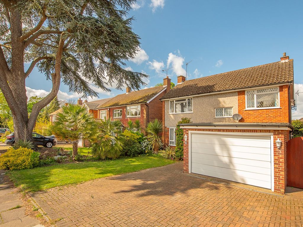 5 bed detached house for sale in Minsterley Avenue, Shepperton TW17, £
