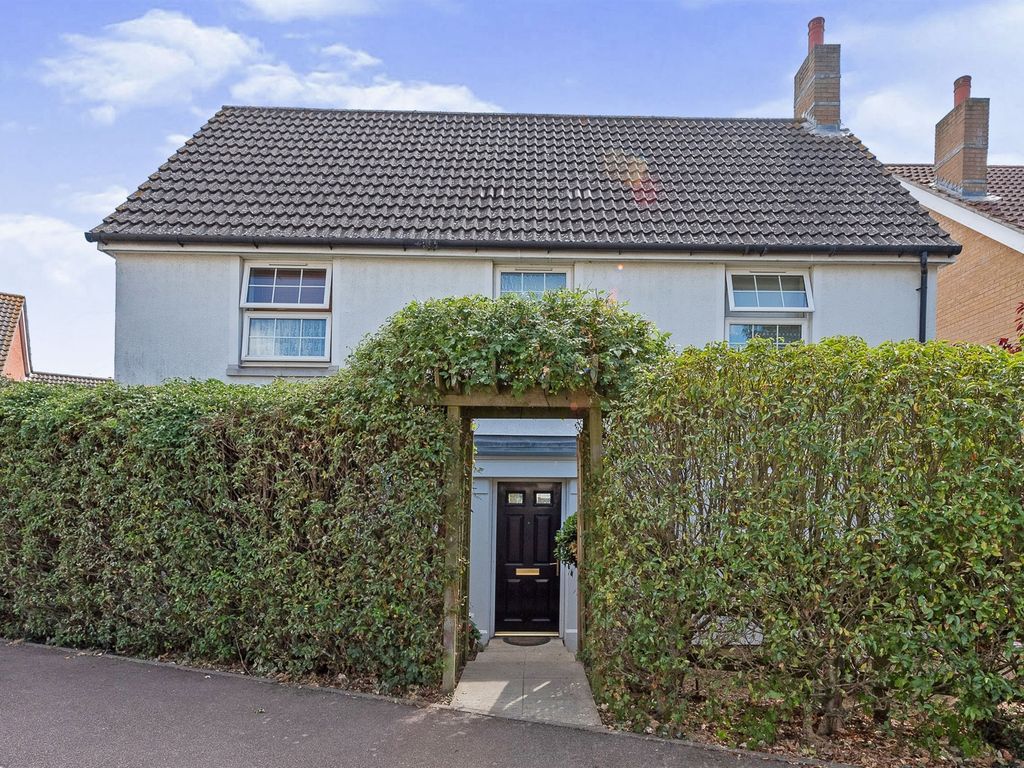 4 bed detached house for sale in Goldfinch Close, Stowmarket IP14 Zoopla