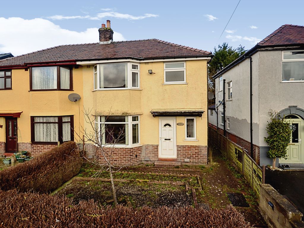 3 bed semidetached house for sale in Victoria Park Road, Buxton