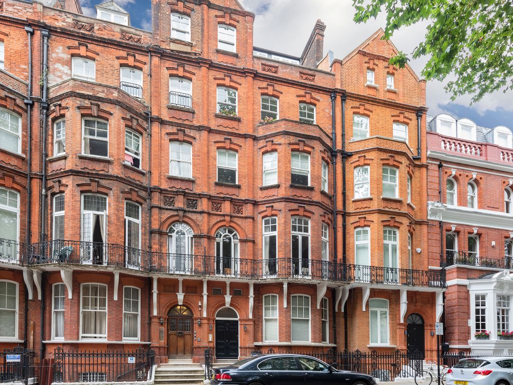2 bed flat for sale in Kensington Court, London W8 Zoopla