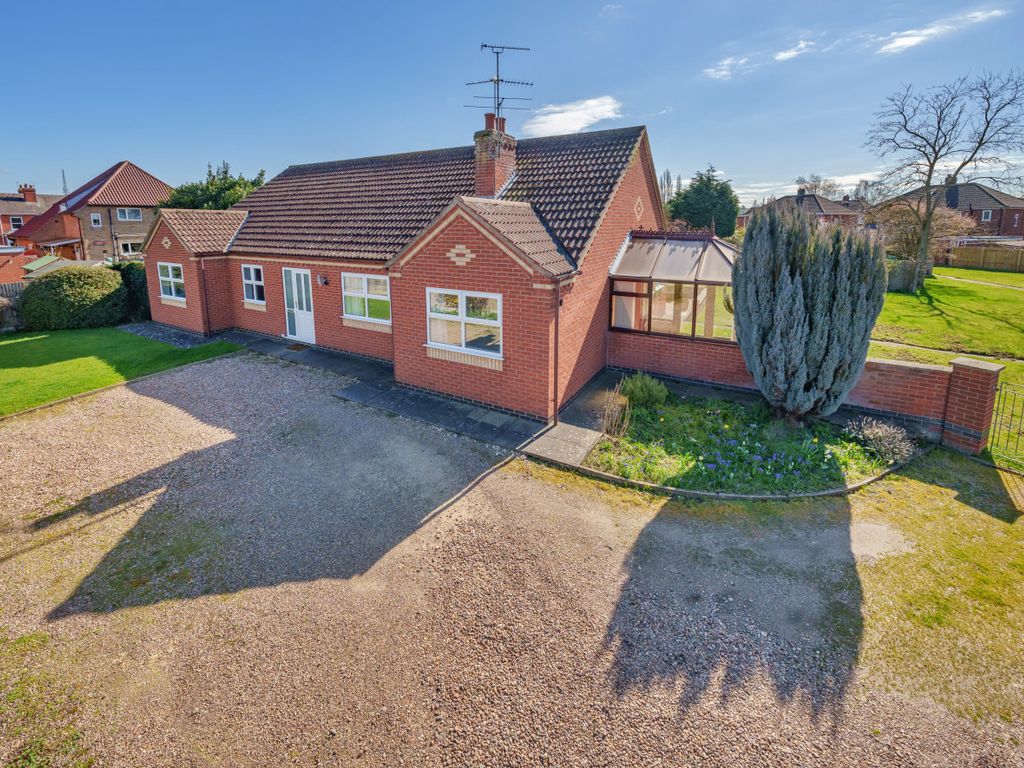4 bed bungalow for sale in Hainton Road, Lincoln LN6 Zoopla