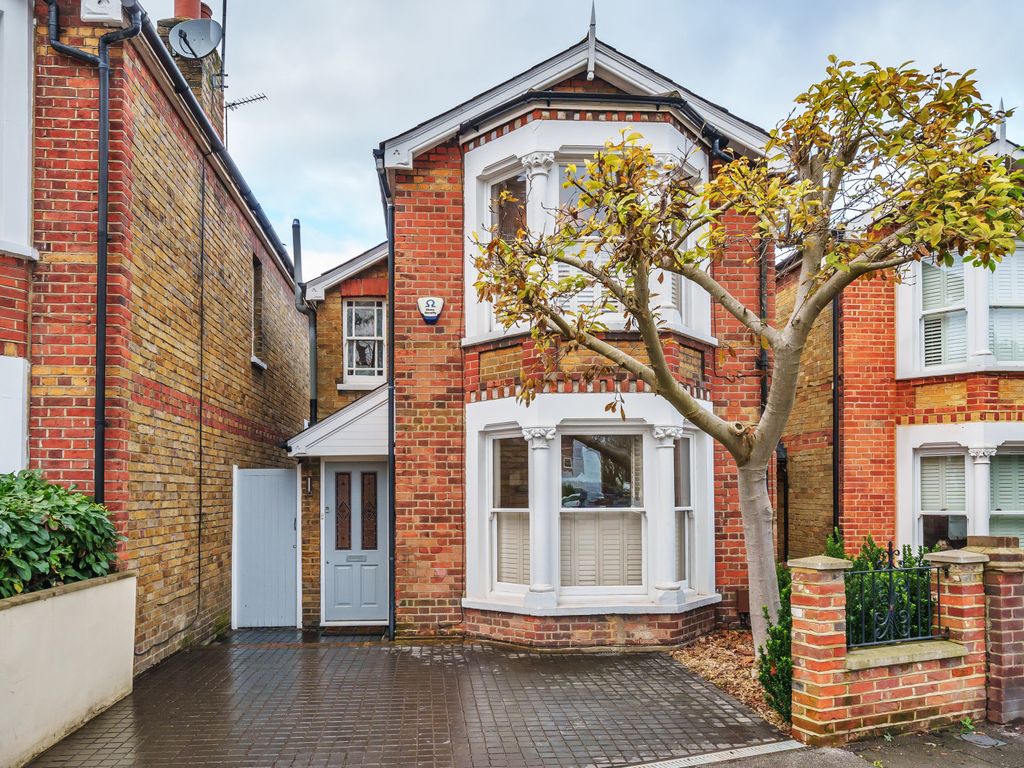 3 bed detached house for sale in Thames Street, Weybridge KT13, £