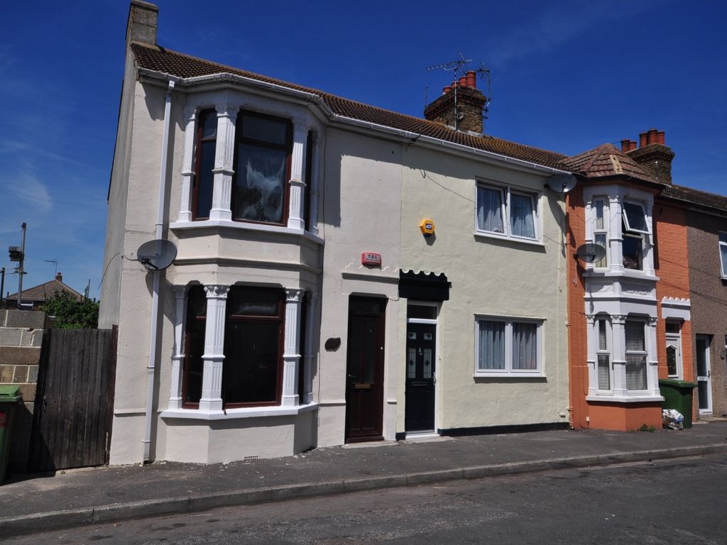 3 bed terraced house to rent in Jefferson Road, Sheerness ME12 Zoopla