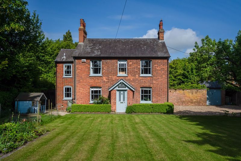 4 bed detached house for sale in Aylesbury Road, Askett, Princes