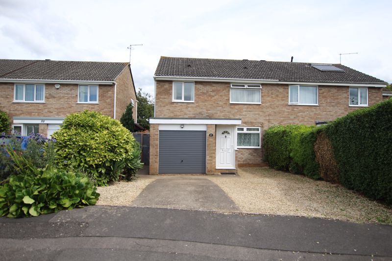 3 bed semidetached house to rent in Palmdale Close, Longwell Green