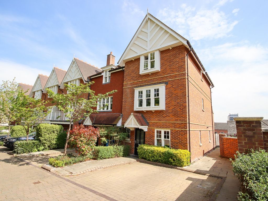 4 bed end terrace house for sale in Folly Hill Gardens, Maidenhead SL6 Zoopla