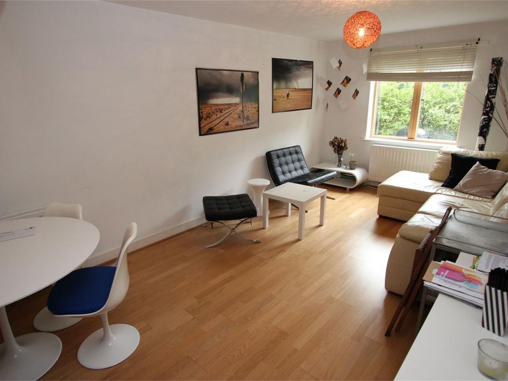 2 bed flat to rent in Coleridge Court, 38 Dibden Street, Islington N1