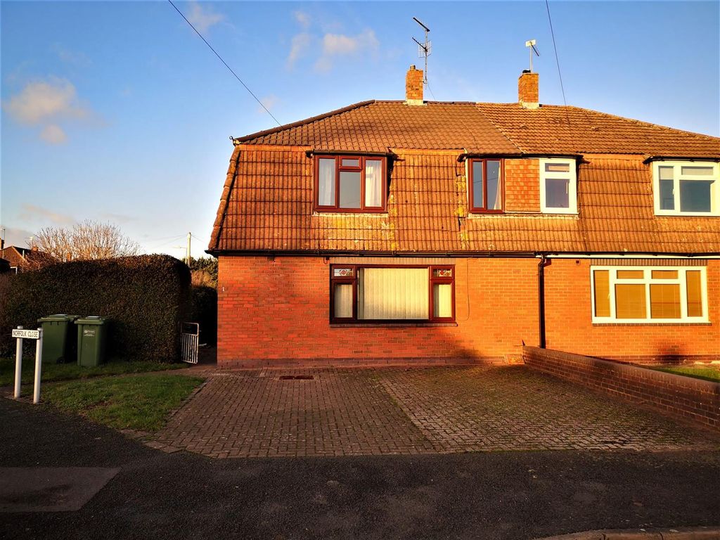 5 bed semi-detached house for sale in norfolk close, dines green, worcester wr2