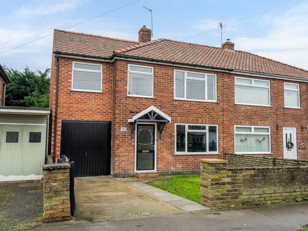 4 bed semidetached house for sale in Anthea Drive, Huntington, York