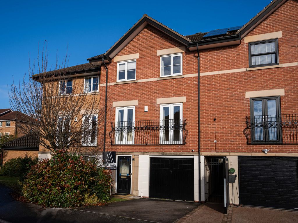 4 bed town house for sale in Eyre Court, Rotherham S66, £250,000 Zoopla