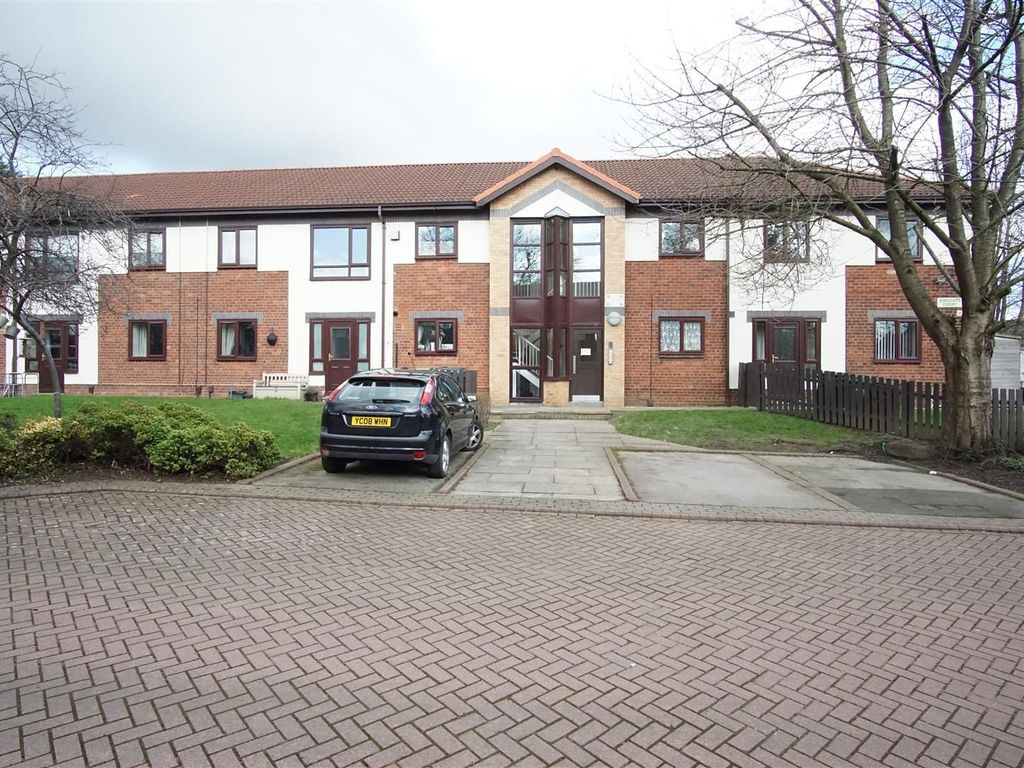1 bed flat to rent in Wharfedale Court, Seacroft, Leeds LS14, £700 pcm