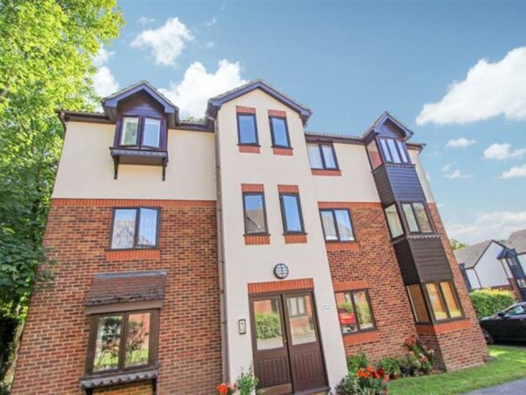 1 bed flat to rent in Briaswood, Shirley SO16, £800 pcm Zoopla