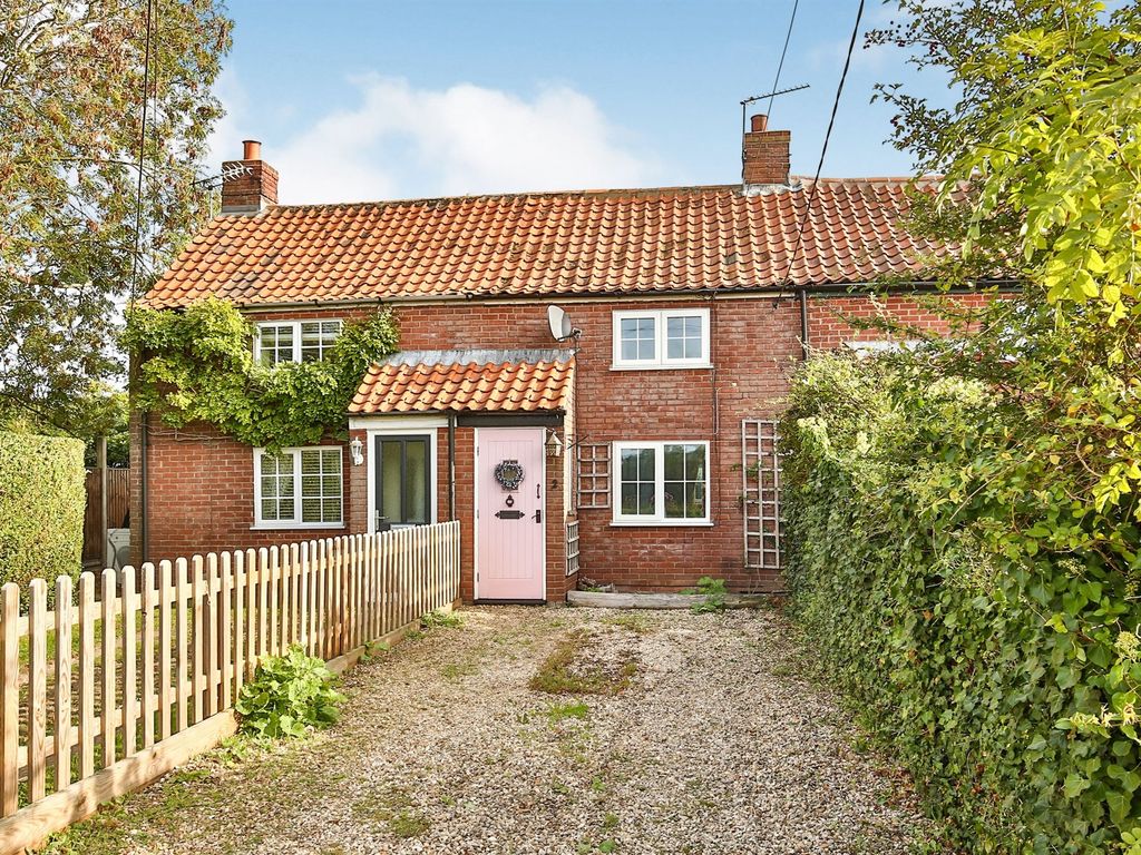 2 bed property for sale in Low Road, North Tuddenham, Dereham NR20, £