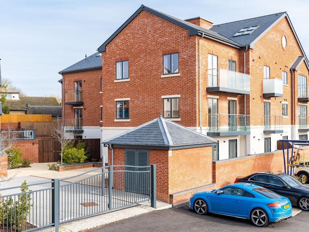 New home, 2 bed flat for sale in Park Lane, Knebworth SG3, £400,000