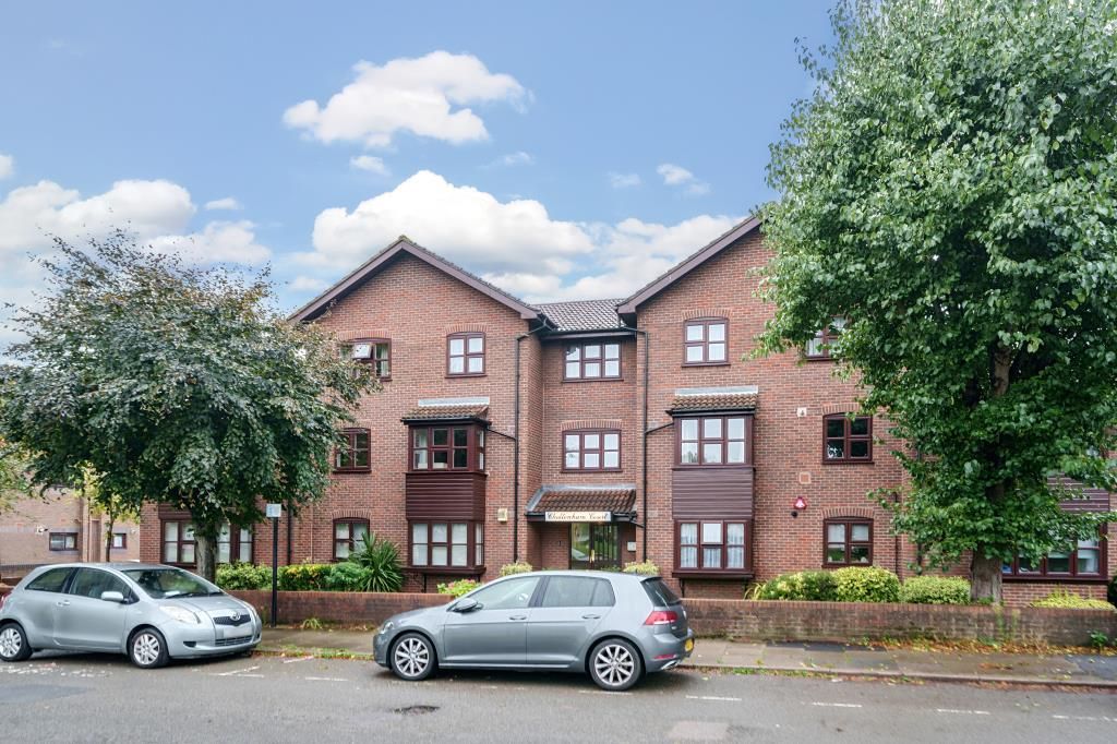 2 bed flat for sale in Stanmore, Stanmore HA7, £475,000 Zoopla